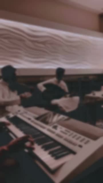 Preview for a Spotlight video that uses the Blur Lens