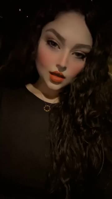 Preview for a Spotlight video that uses the SUMMER GIRL Lens