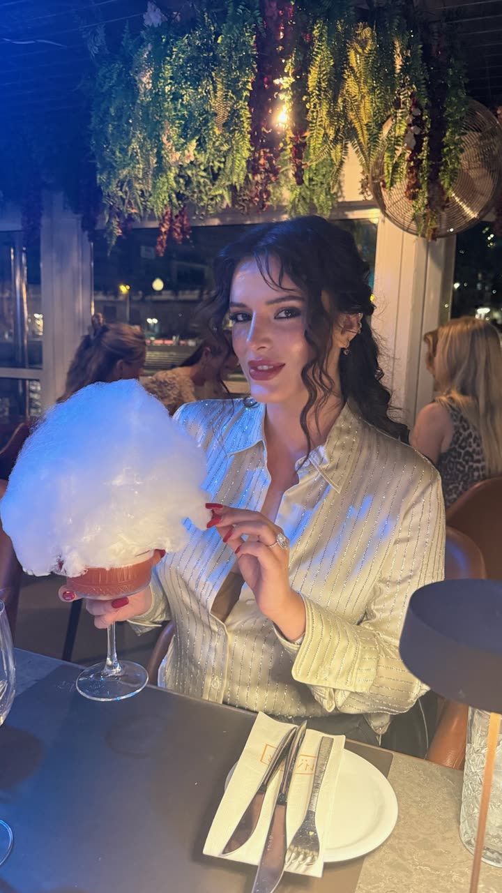 محتوى سناب شات لـ Bella Thorne