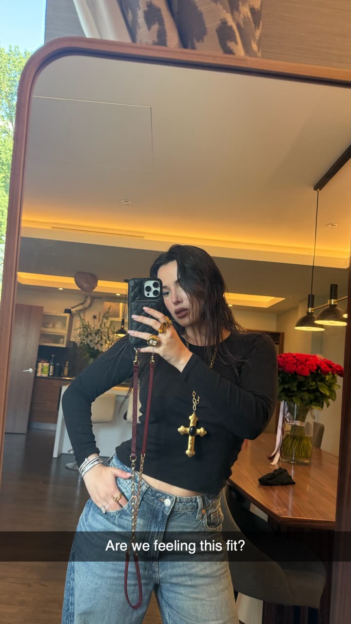 محتوى سناب شات لـ Bella Thorne
