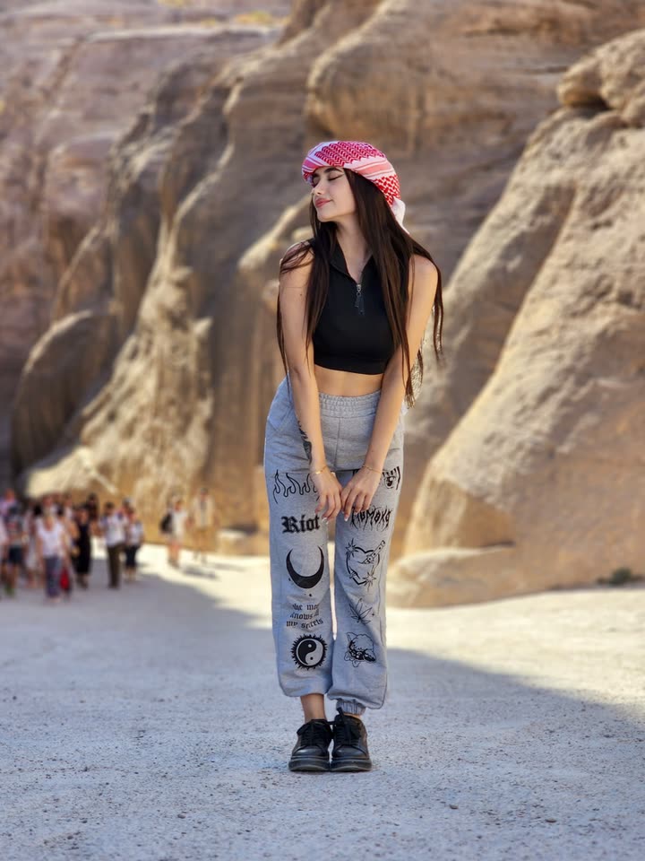 محتوى سناب شات لـ حنين دويك 🇱🇧