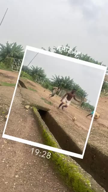 Preview for a Spotlight video that uses the Camera Roll 2 Lens