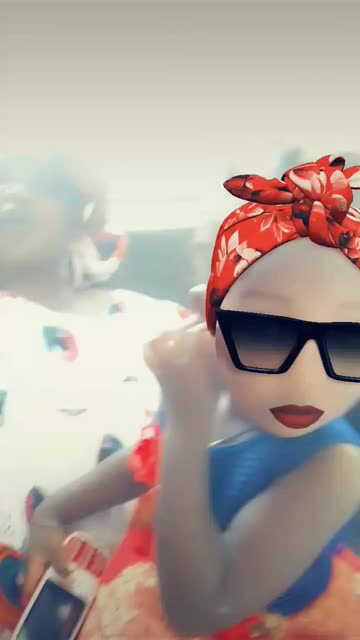 Preview for a Spotlight video that uses the Floral Headband Lens
