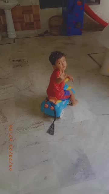 Preview for a Spotlight video that uses the Airy Shadows Lens