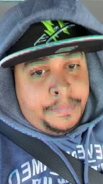 Preview for a Spotlight video that uses the glitch Lens
