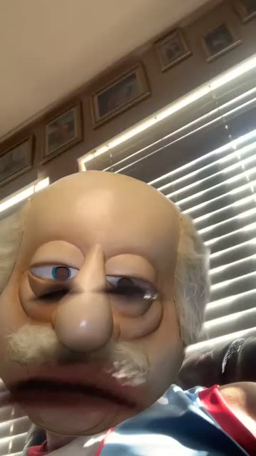 Preview for a Spotlight video that uses the Grandpa Cartoon Lens