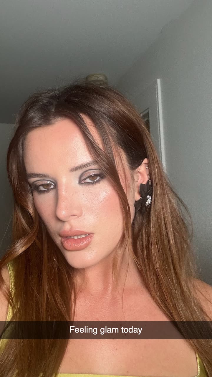 محتوى سناب شات لـ Bella Thorne