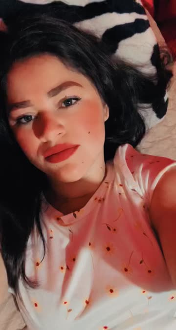 Preview for a Spotlight video that uses the Beauty Gorgeous Lens