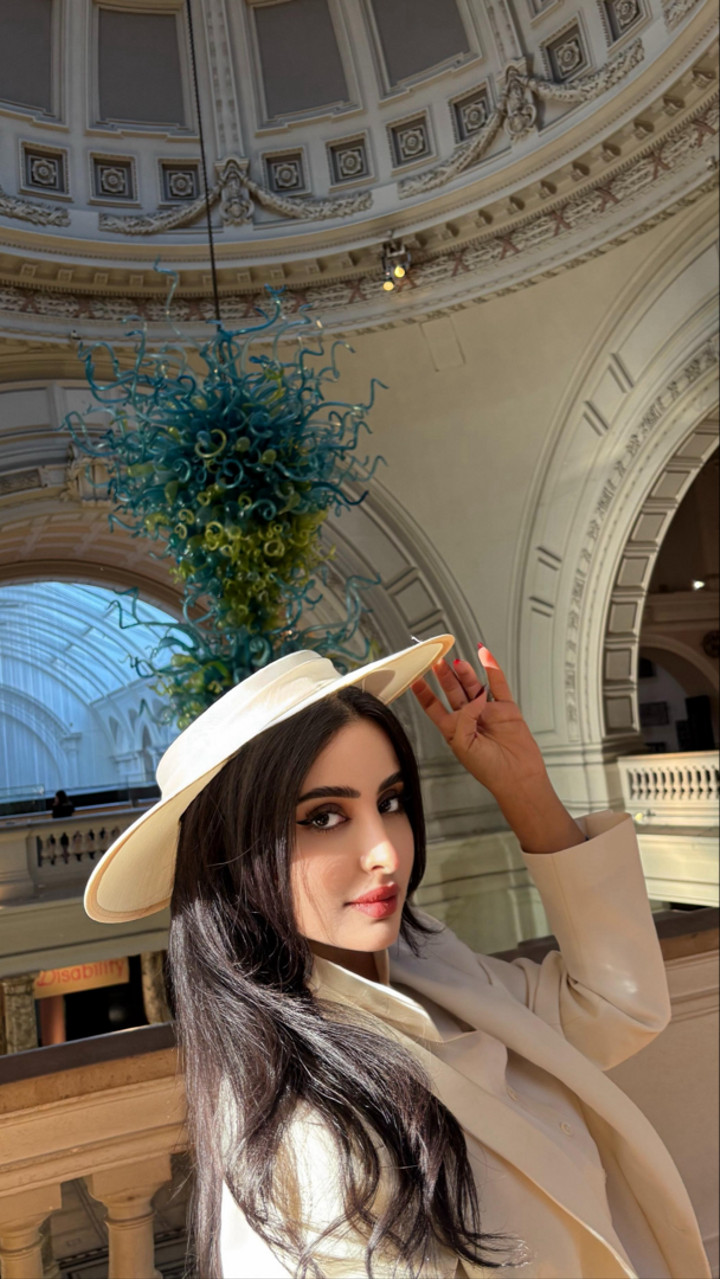 محتوى سناب شات لـ الجوهرة السبيعي في باريس 🇫🇷?