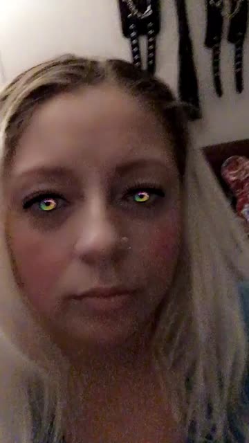 Preview for a Spotlight video that uses the girly rainbow eyes Lens