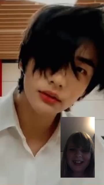 Preview for a Spotlight video that uses the Hyunjin Face Time Lens