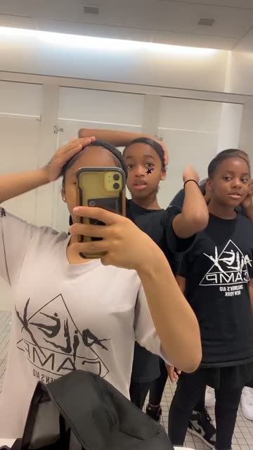 Preview for a Spotlight video that uses the bapesta Lens