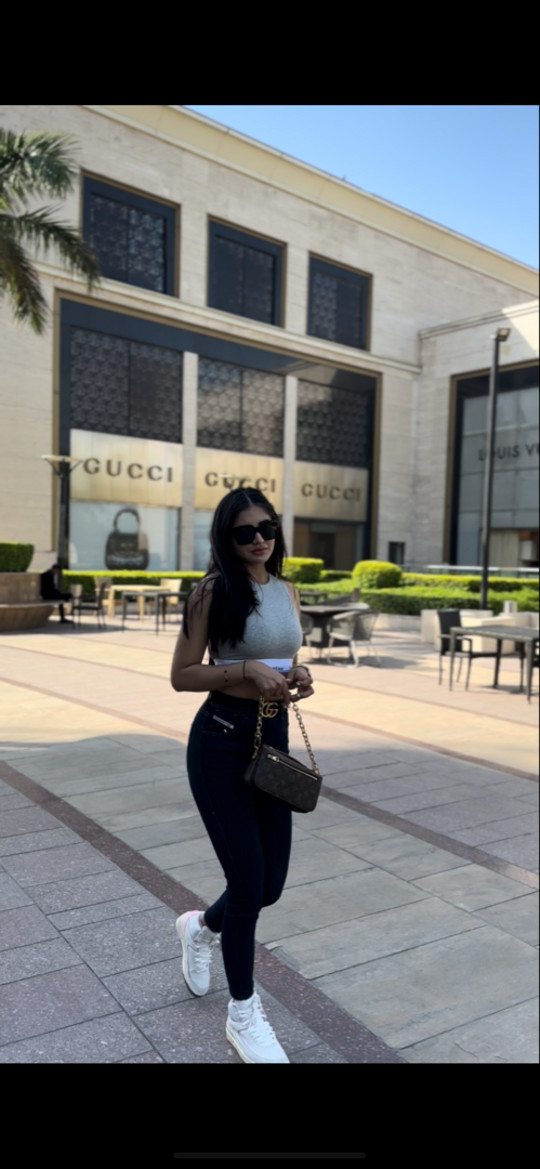 rachel_shar5796