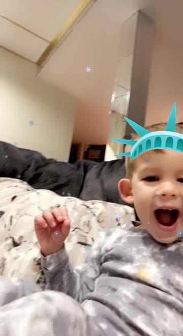Preview for a Spotlight video that uses the Lady Liberty Crown Lens