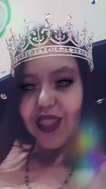 Preview for a Spotlight video that uses the queen Lens