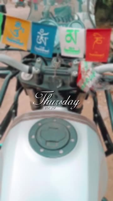 Preview for a Spotlight video that uses the Blury Day Lens