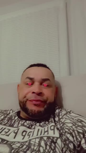 Preview for a Spotlight video that uses the Amazing Glasses Lens