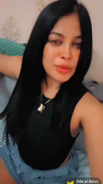 Preview for a Spotlight video that uses the Glow x Gold Lens