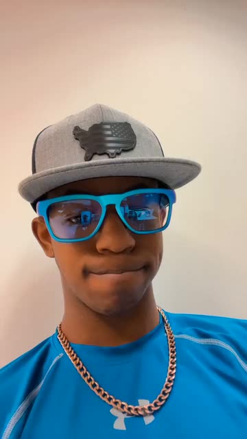 Preview for a Spotlight video that uses the Tan and Teal Lens