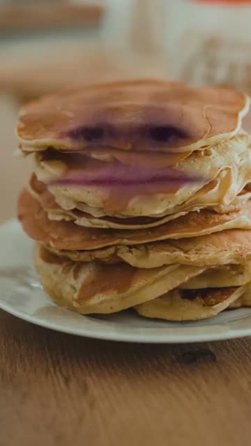 Preview for a Spotlight video that uses the PANCAKES Lens