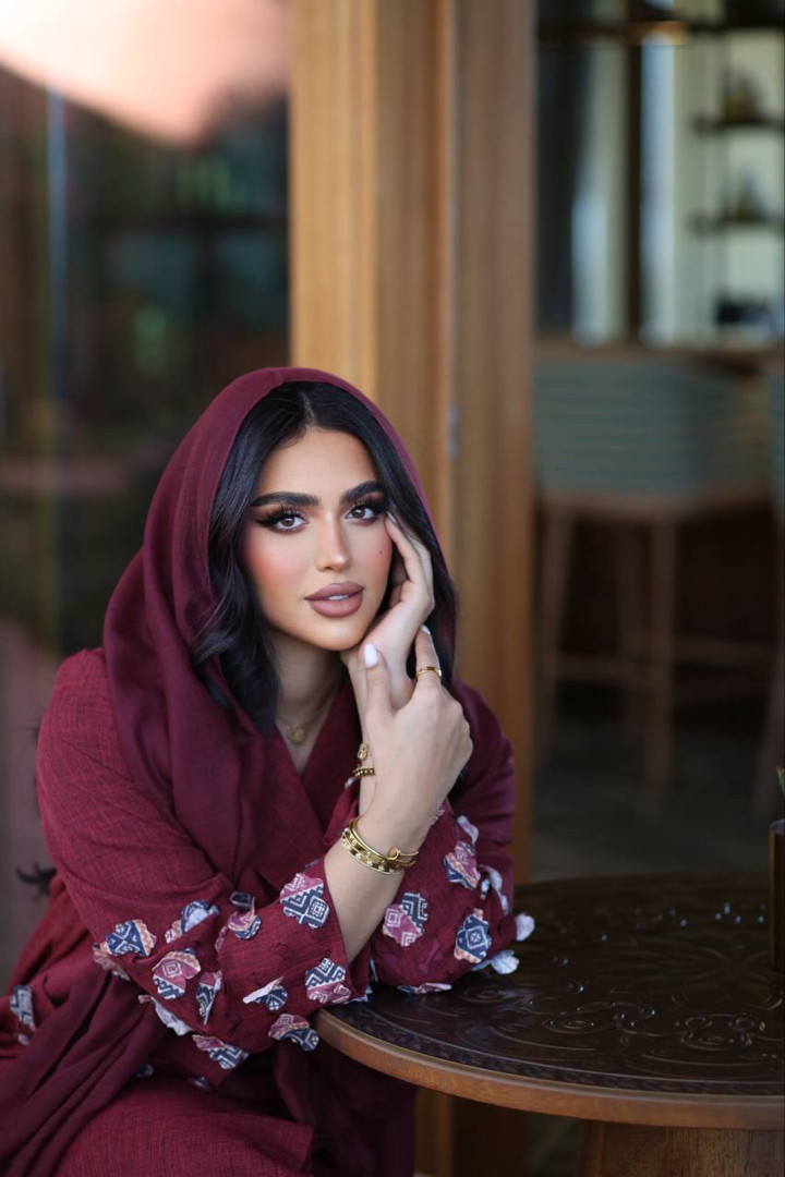 محتوى سناب شات لـ خلود اللميع 🪭 Aloooloo 🦚