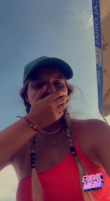Preview for a Spotlight video that uses the Saturation 25 Lens