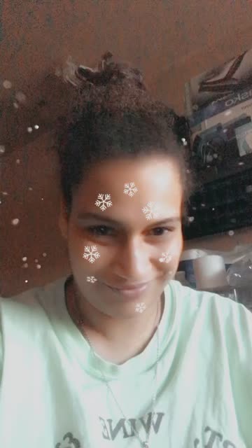 Preview for a Spotlight video that uses the Snowflakes Lens