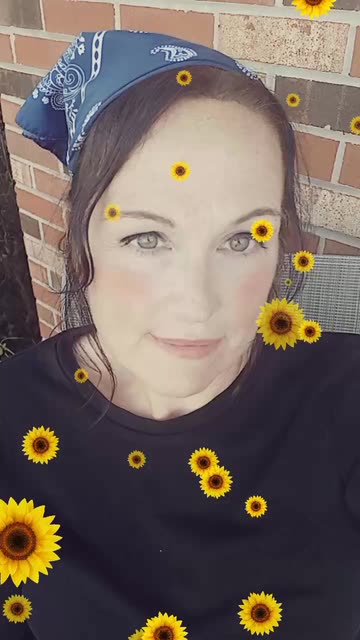Preview for a Spotlight video that uses the RM sunflower Lens