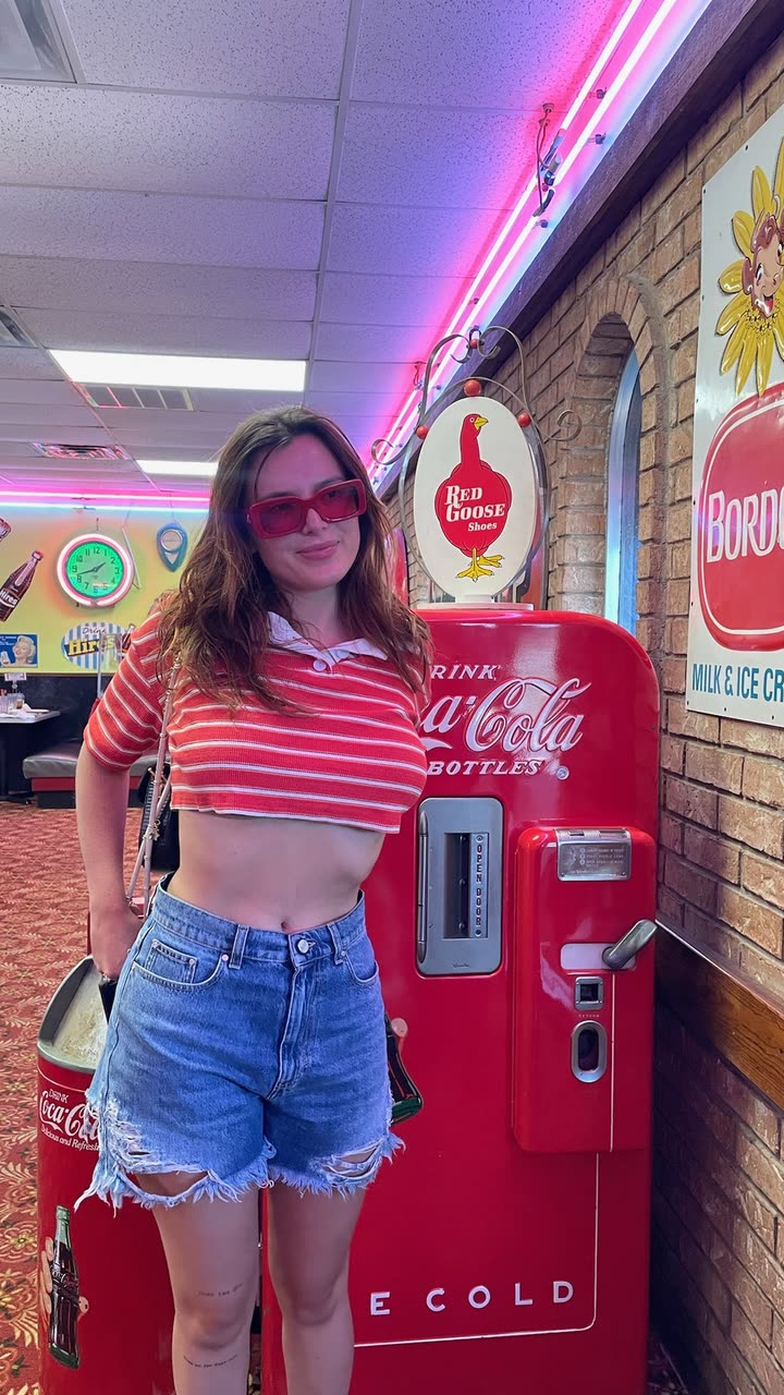محتوى سناب شات لـ Bella Thorne