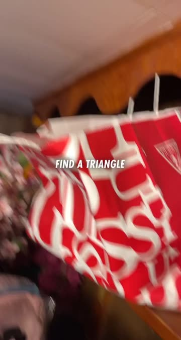 Preview for a Spotlight video that uses the Triangle Tracker Lens