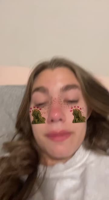 Preview for a Spotlight video that uses the kermit loves you Lens