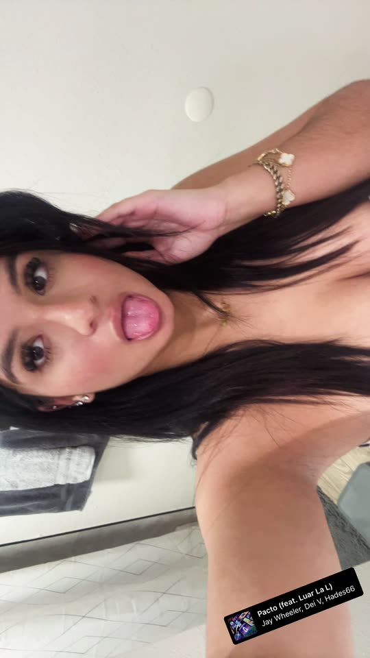 mmm.arianaa