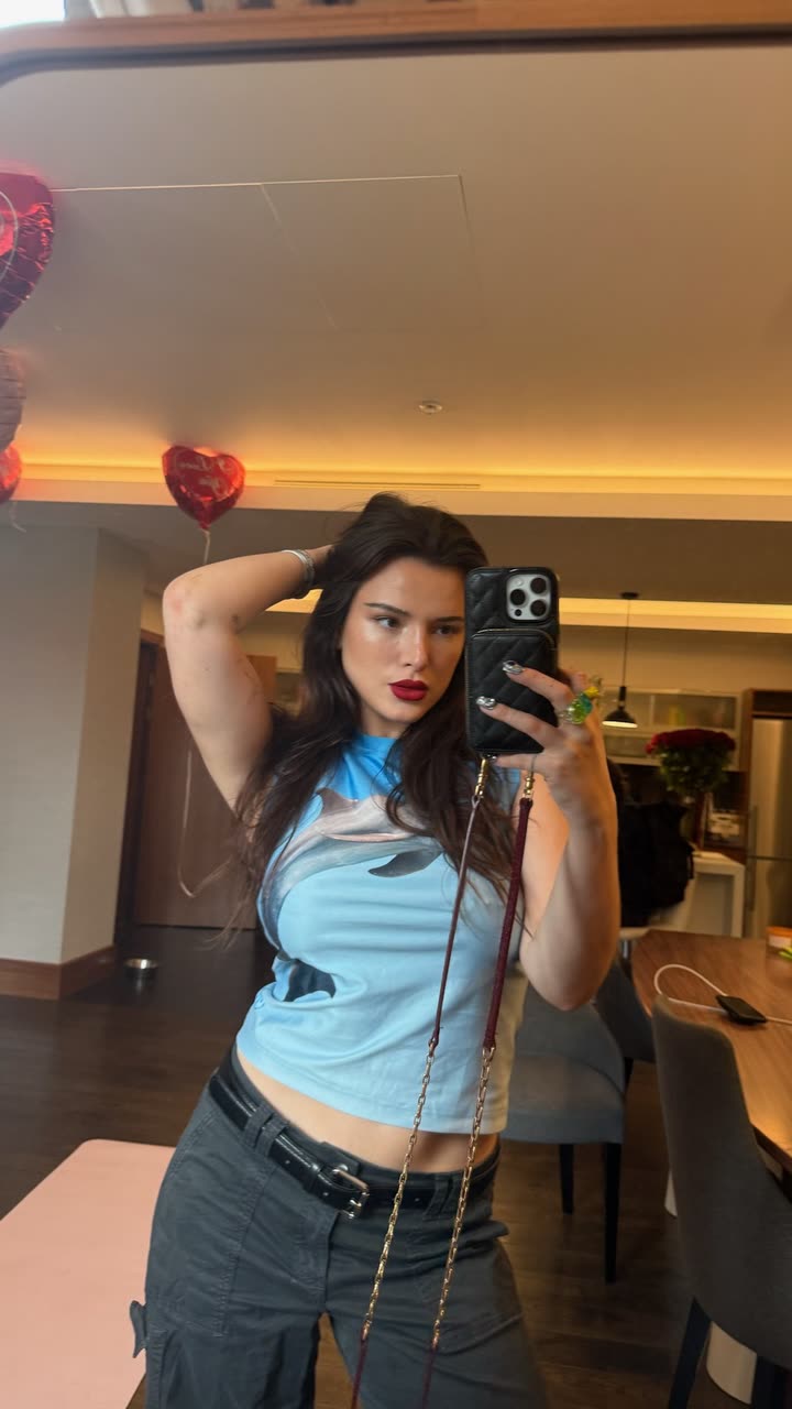 محتوى سناب شات لـ Bella Thorne