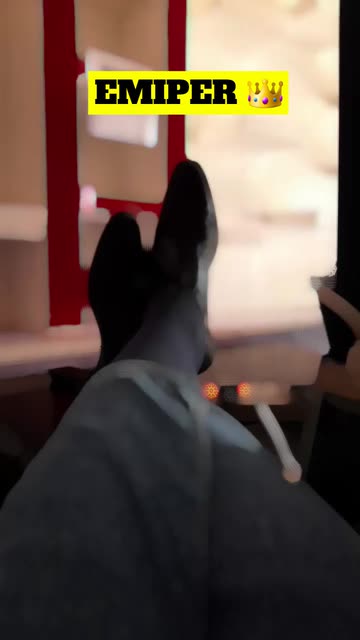 Preview for a Spotlight video that uses the Portrait Lens