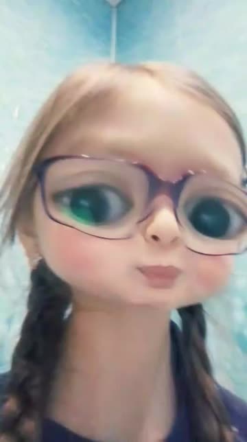 Preview for a Spotlight video that uses the Cute Eyes Lens