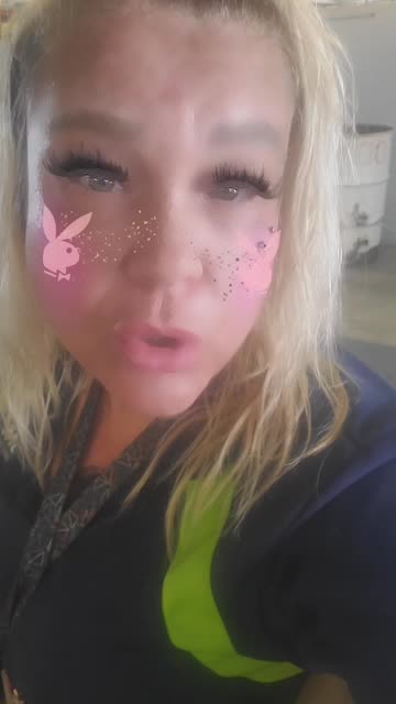 Preview for a Spotlight video that uses the playboy freckles Lens