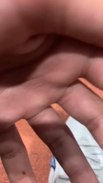 Preview for a Spotlight video that uses the Hand Upload Lens
