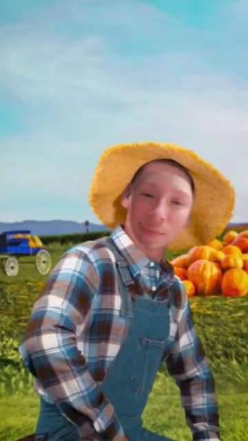 Preview for a Spotlight video that uses the Thanksgiving Farmer Lens