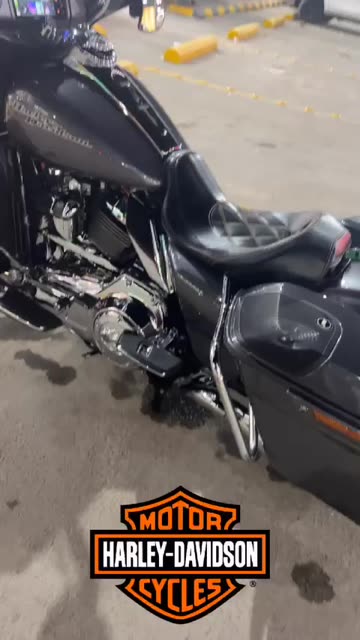 Preview for a Spotlight video that uses the HARLEY DAVIDSON Lens