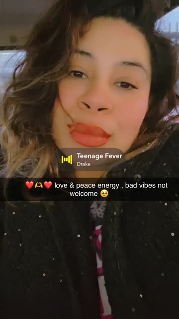 Preview for a Spotlight video that uses the New Looks Lens