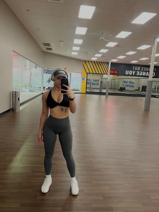 Haley Ball(@haley-ball) | เรื่องราว Snapchat ตลอดจน Spotlight และเลนส์