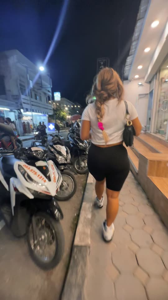 araqueenb