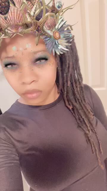 Preview for a Spotlight video that uses the Mermaid Queen Lens