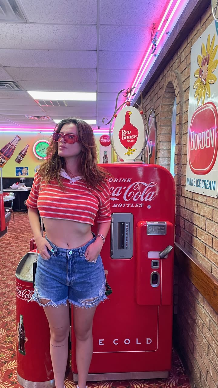 محتوى سناب شات لـ Bella Thorne