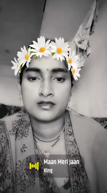 Preview for a Spotlight video that uses the Daisy Crown Lens