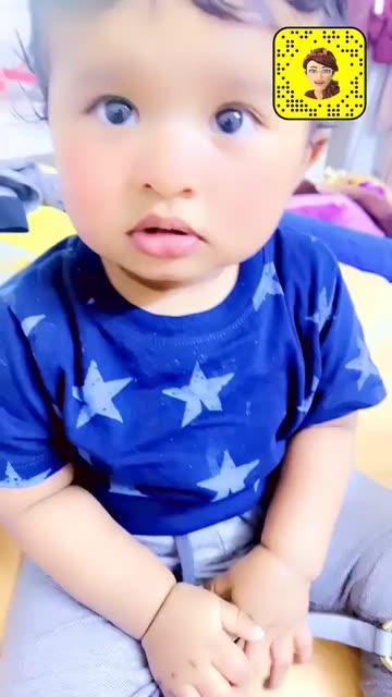Preview for a Spotlight video that uses the Pick From Gallery Lens