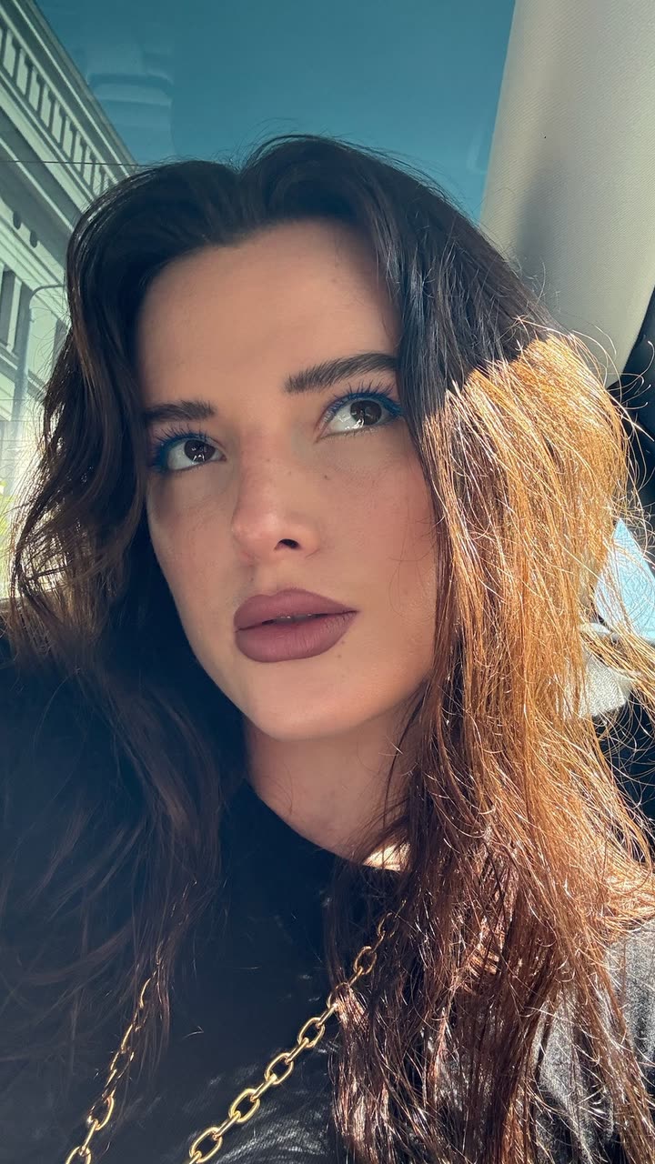 محتوى سناب شات لـ Bella Thorne