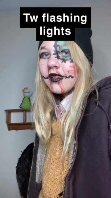 Preview for a Spotlight video that uses the Flashing lights Lens
