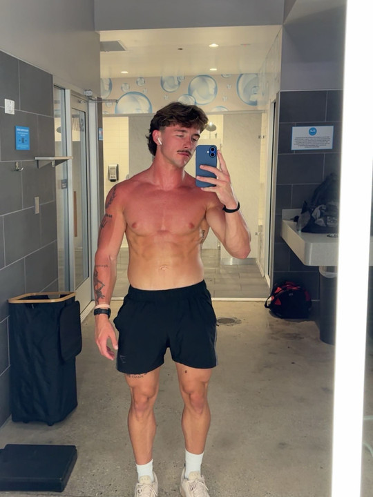 jamesiwhitee