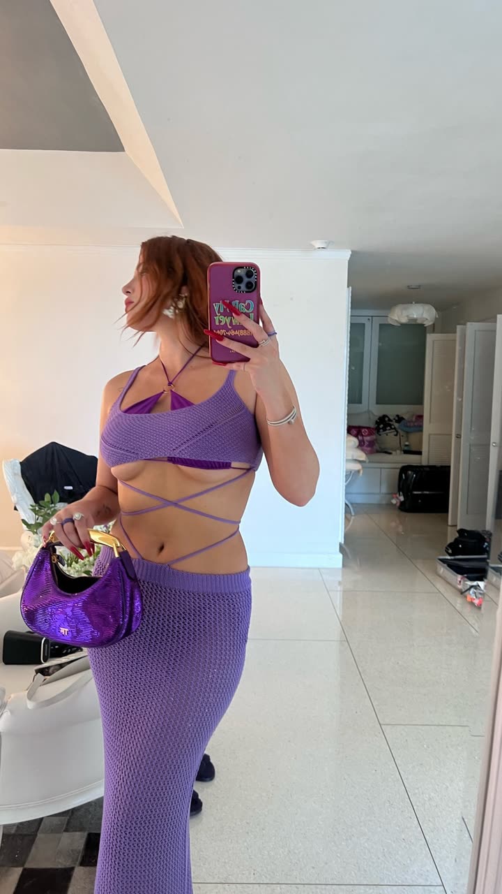 محتوى سناب شات لـ Bella Thorne